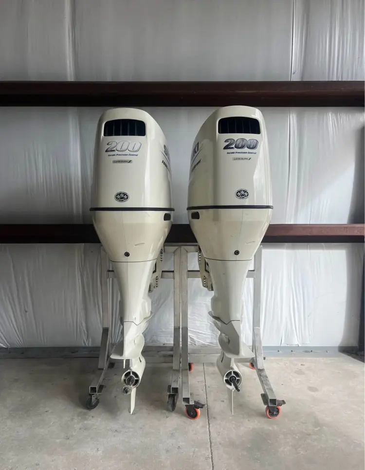 outboard_motors_global_007-20251224-0001_eN8m1C9